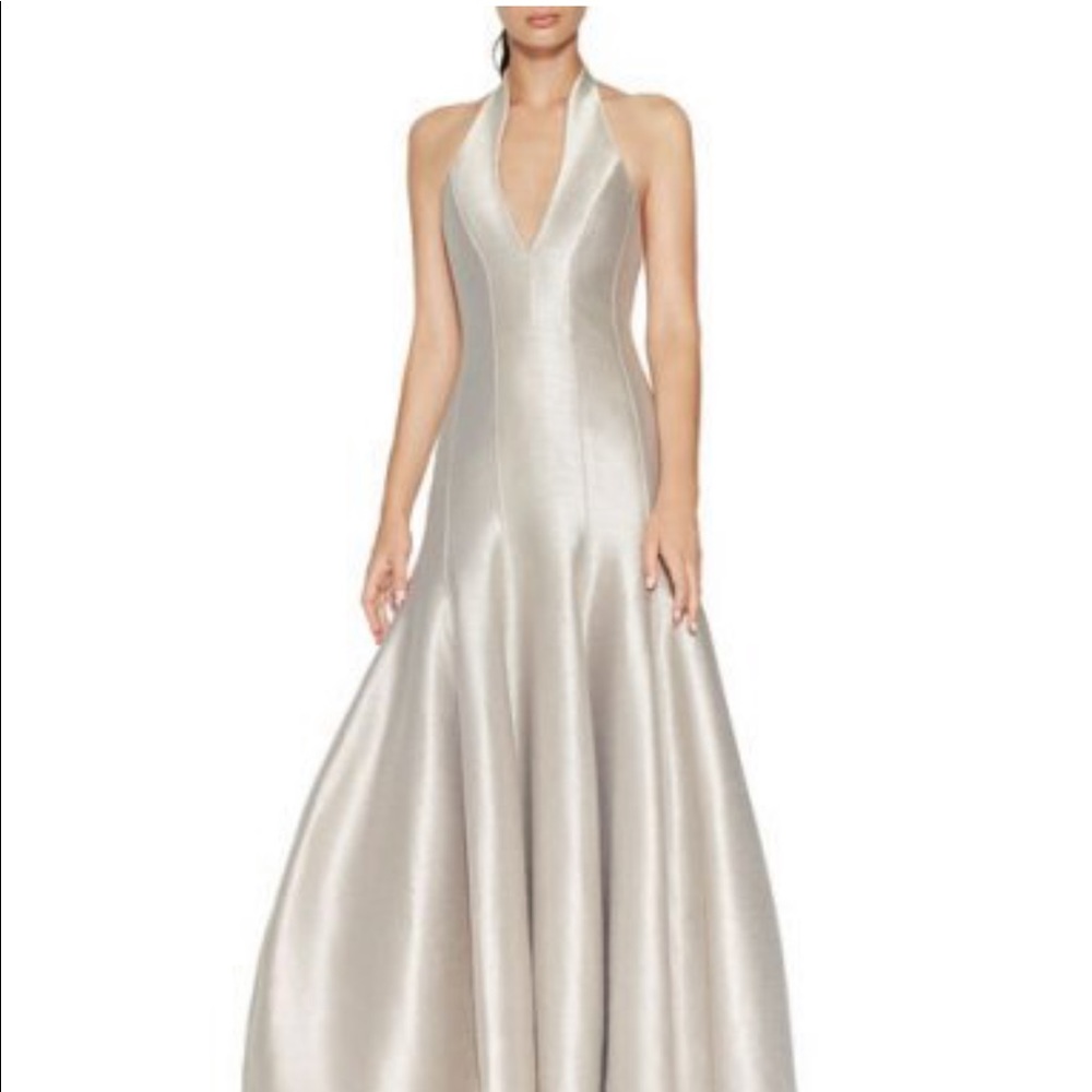 HALSTON HERITAGE GOWN ‼️😻‼️